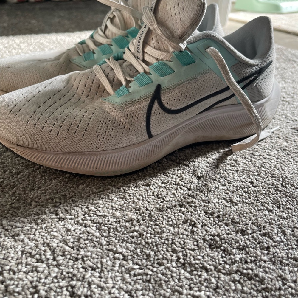 Women’s 9 Air Zoom Nike Runners